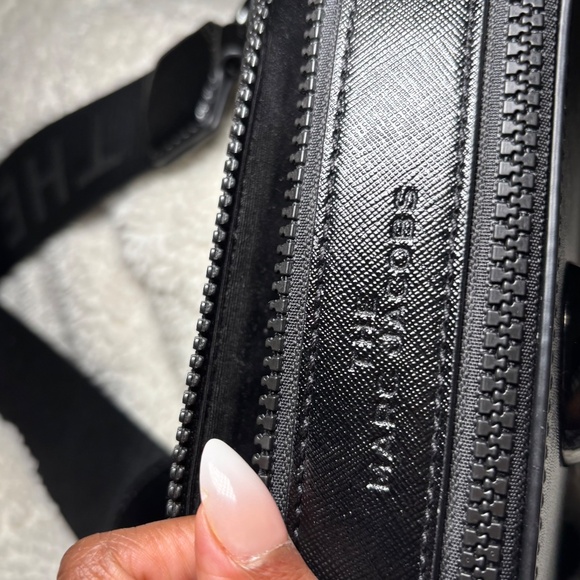 Authentic Marc Jacobs Camera Bag - Picture 8 of 10